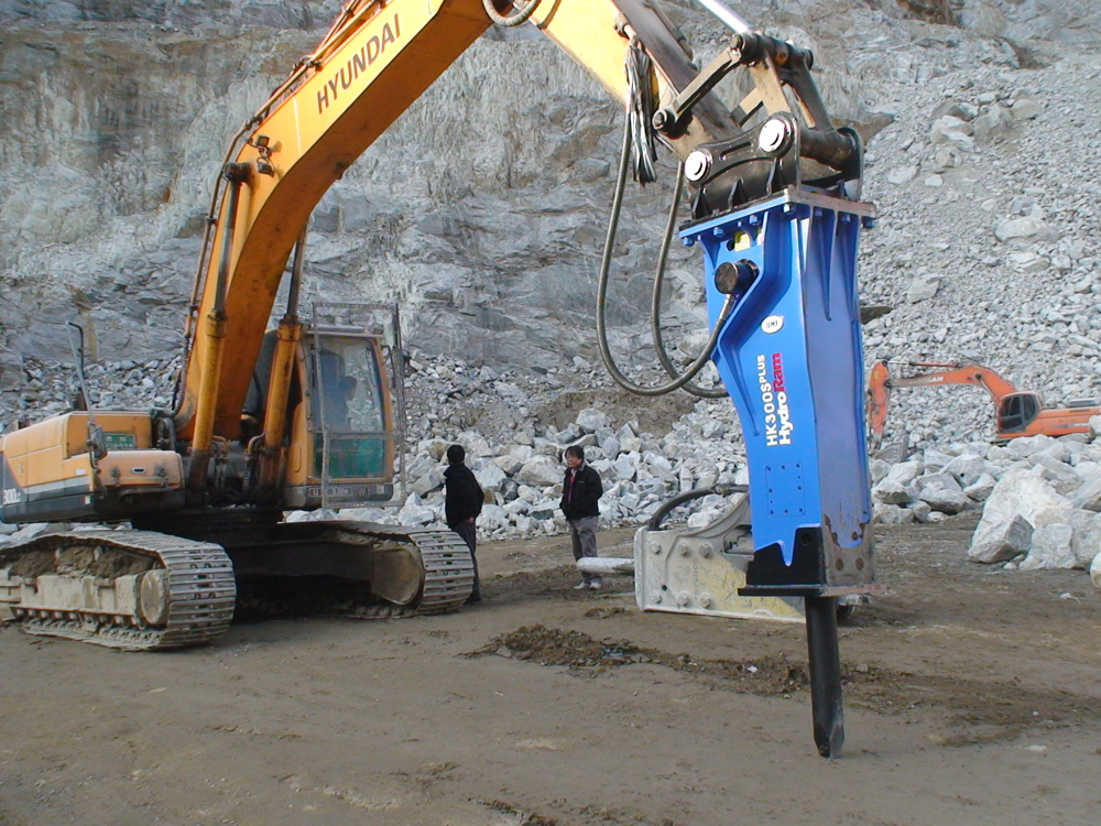 HydroRam HK300S Hydraulic Hammer on a Hyundai Excavator